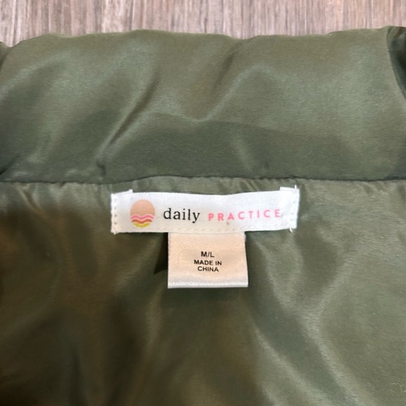 Daily Practice by Anthropologie Ribbon Tie Puffer Vest in Green Size M/L - Picture 6 of 12